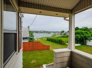 247 Sakonnet Dr, Portsmouth, RI 02871