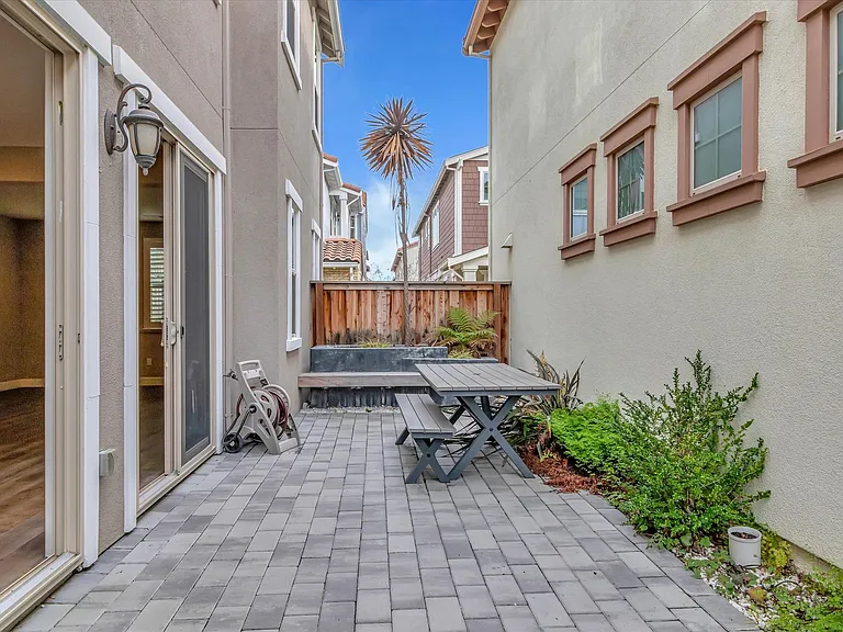 3086 Via Siena Pl — Photo 45