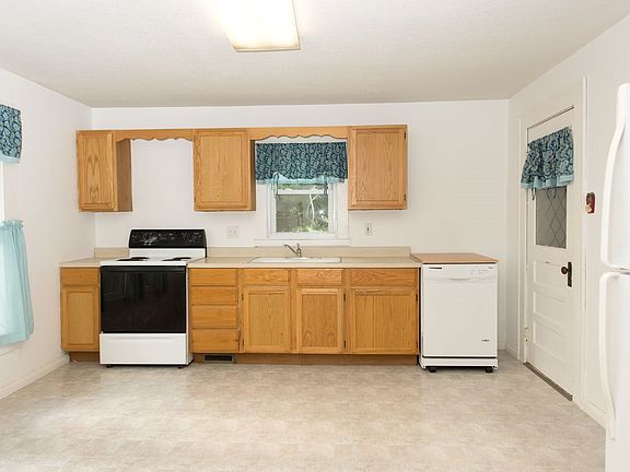 2nd image of 422 W Lincoln Ave