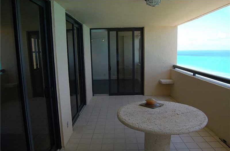 1st image of 2556 Collins Ave