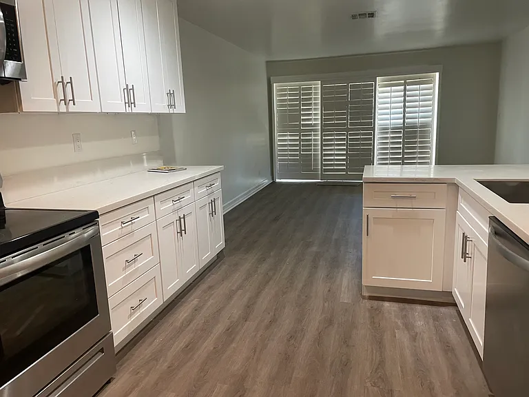 32001 Waterside Ln — Photo 7