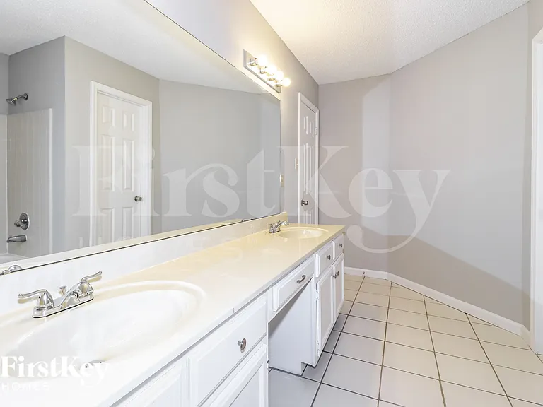 2175 Carrollwood Ln — Photo 12