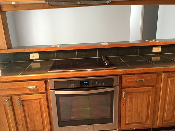 3rd image of 3141 Sweetwater Oaks Dr S