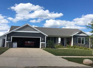 307 Robin Ct, Caledonia, MI 49316