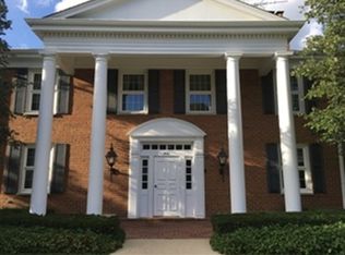 501 Coventry Ln APT 4, Crystal Lake, IL 60014