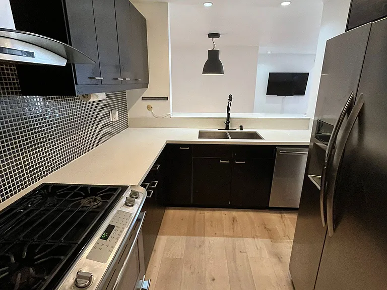 358 S Gramercy Pl #311 — Photo 6