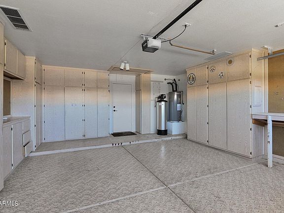 3rd image of 5106 E DIAMOND Avenue