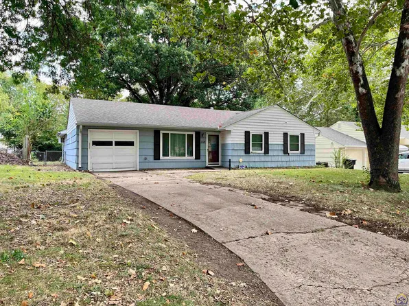 2524 SW Moundview Dr, Topeka, KS 66614