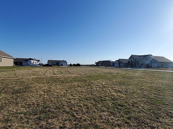 4th image of 916 Casey Dr
