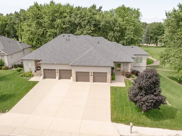 269 202nd St, Arnolds Park, IA 51331