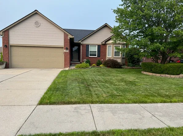 27223 Sparrow Ct, Chesterfield, MI 48051