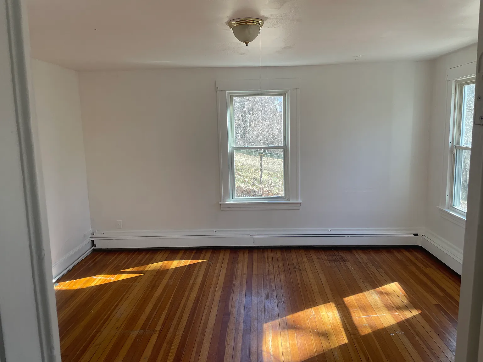 3 bed, 1800 sqft, $1,800 — Photo 3