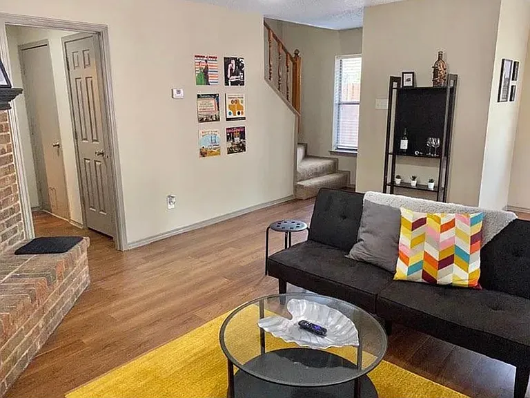527 Essex Pl — Photo 8