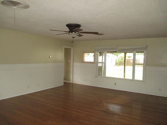 3rd image of 510 W 1st St