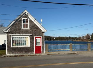 10 Main St, Vinalhaven, ME 04863