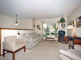 3925 Elm St, Downers Grove, IL 60515