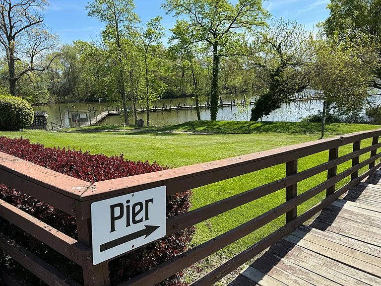 15 Running Ct — Photo 8
