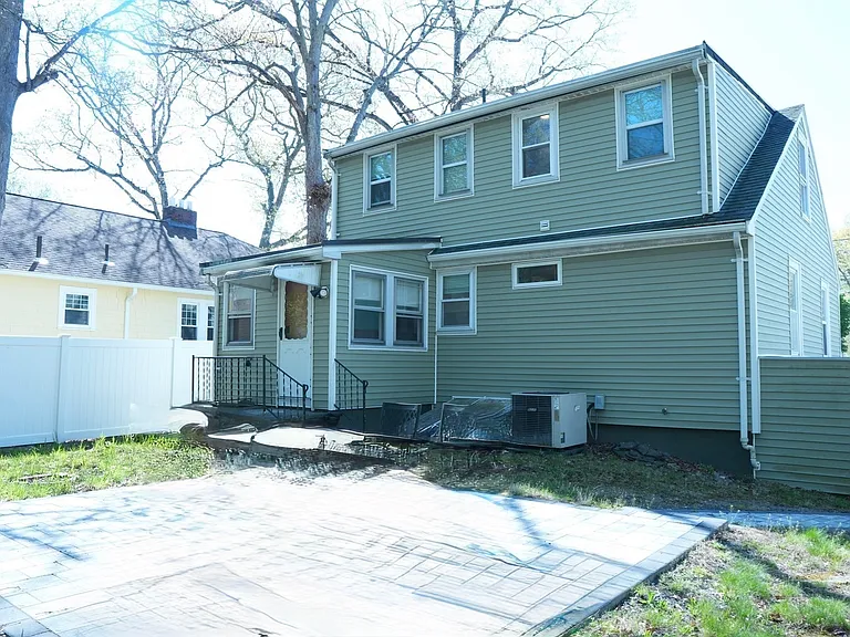 25 Pauline St — Photo 2