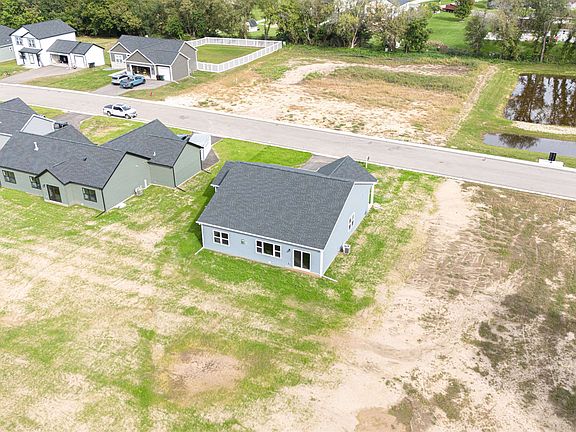 4th image of 405 Ridge Ct