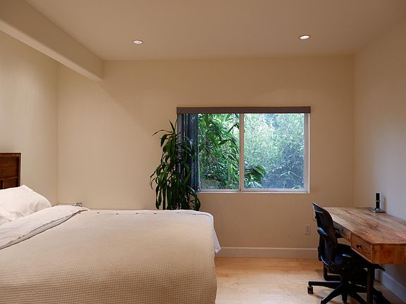 3rd image of 3401 S Bentley Ave APT 402