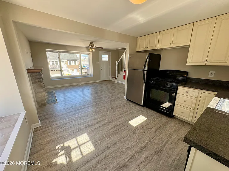 46 Joshua Dr — Photo 5