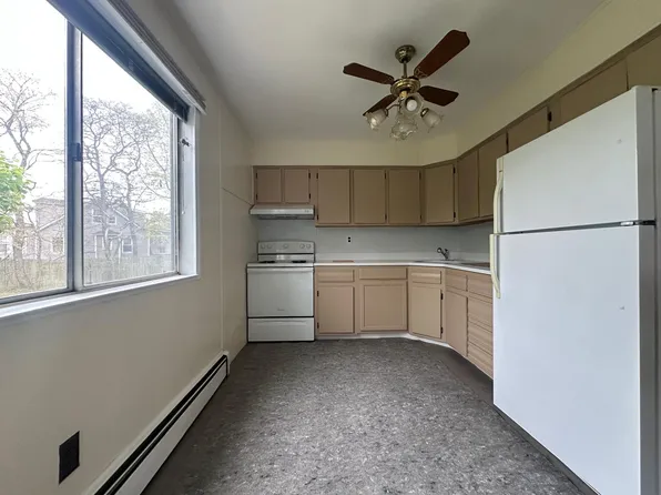 (undisclosed Address), West Babylon, NY 11704