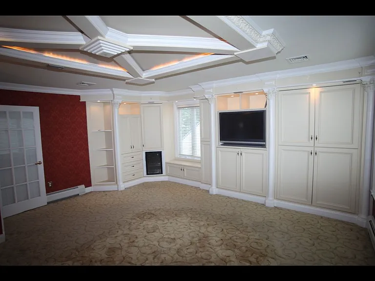118 Swarthmore Ter — Photo 10