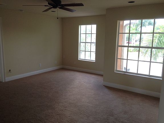Upstairs loft/living room
