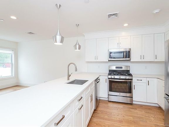 5th image of 121 Fisher Ave APT 10