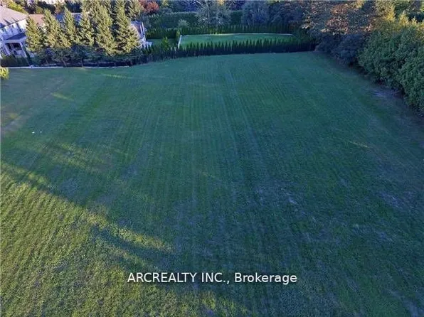 655 Woodland Acres Cres, Vaughan, ON L6A 1G2