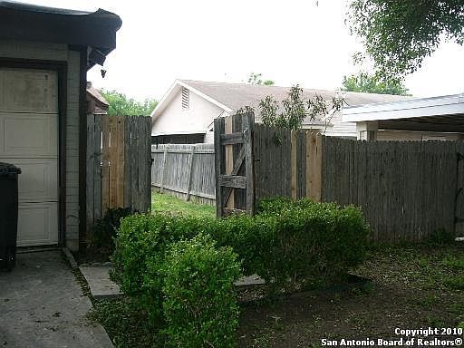 1st image of 1335 Bayou St