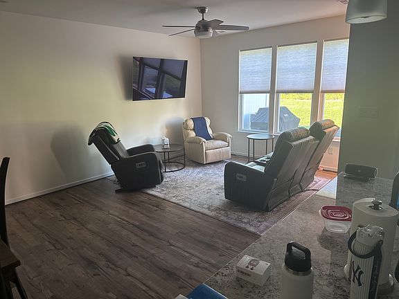 2nd image of 18416 Palisades Ct