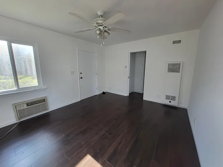 934 N Lake Ave #4 — Photo 10