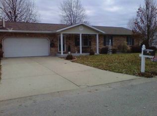 104 Lincoln Dr, Waterloo, IL