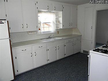 3rd image of 917 E Broad St