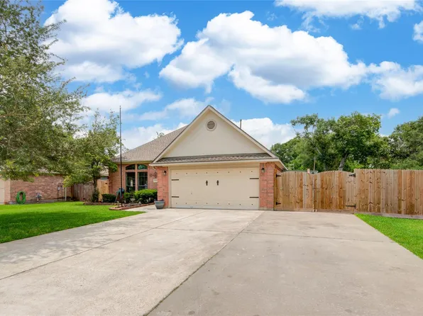1000 Cardinal Dr, Richwood, TX 77566