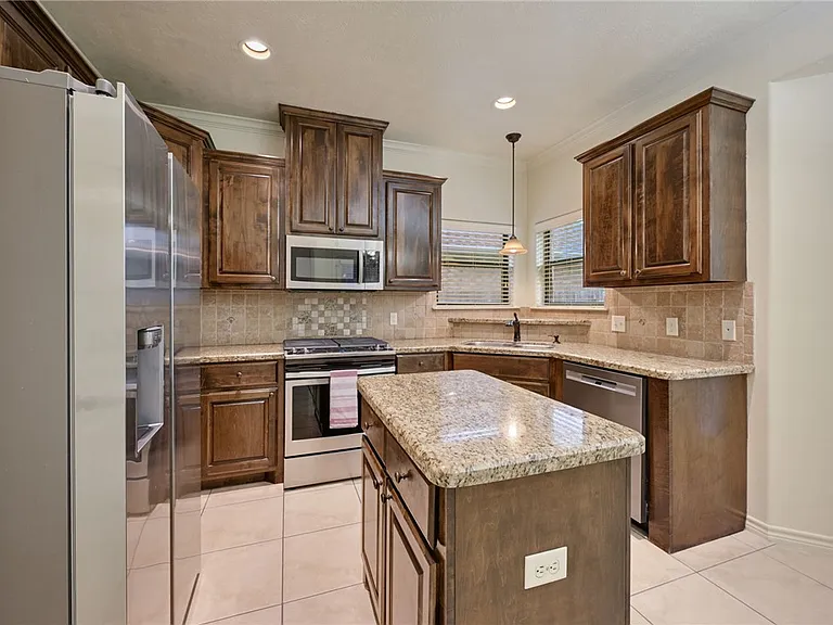 4232 Rocky Rhodes Dr — Photo 5