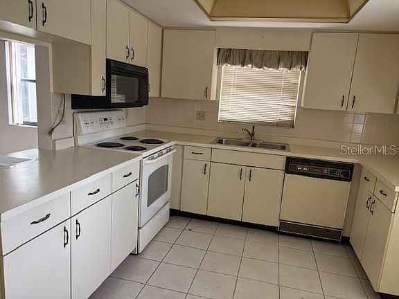 3rd image of 4625 OAK HILL TERRACE #31