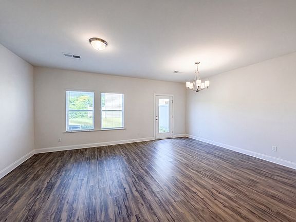 4th image of 952 Oak Ridge Ln