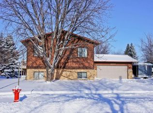2219 28th Ave S, Fargo, ND 58103