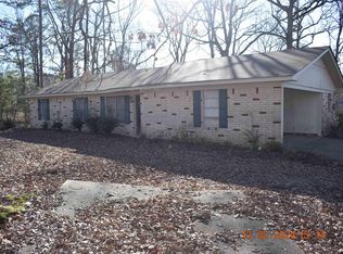 9125 Oakwood Dr, Bastrop, LA 71220
