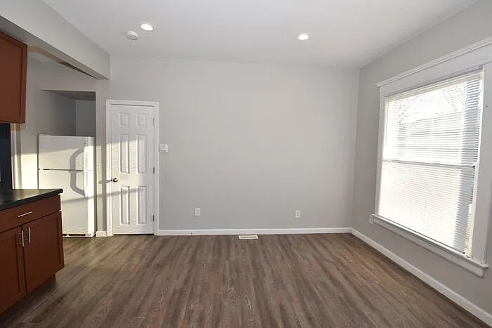 113 S West St — Photo 5