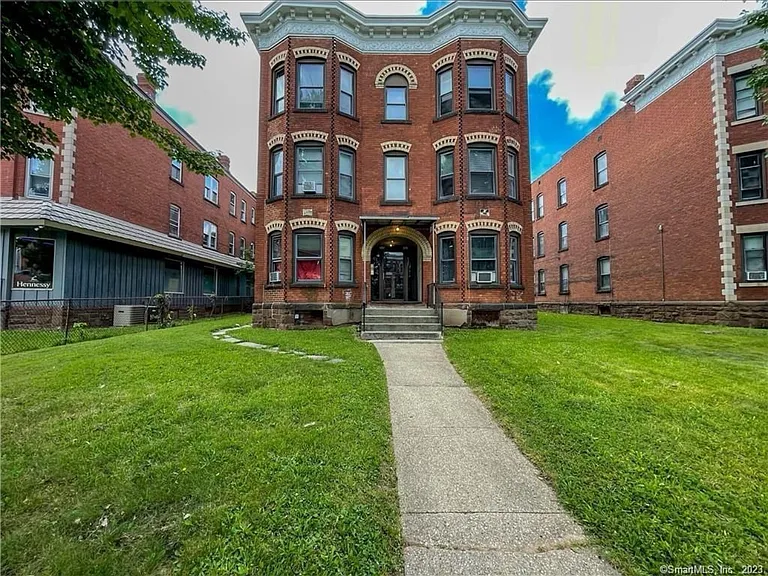 365 Franklin Ave #2S — Photo 33
