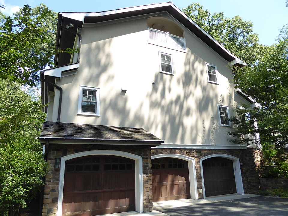 3 Car Garage