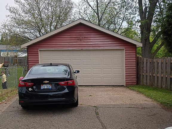 4th image of 11440 Industrial St