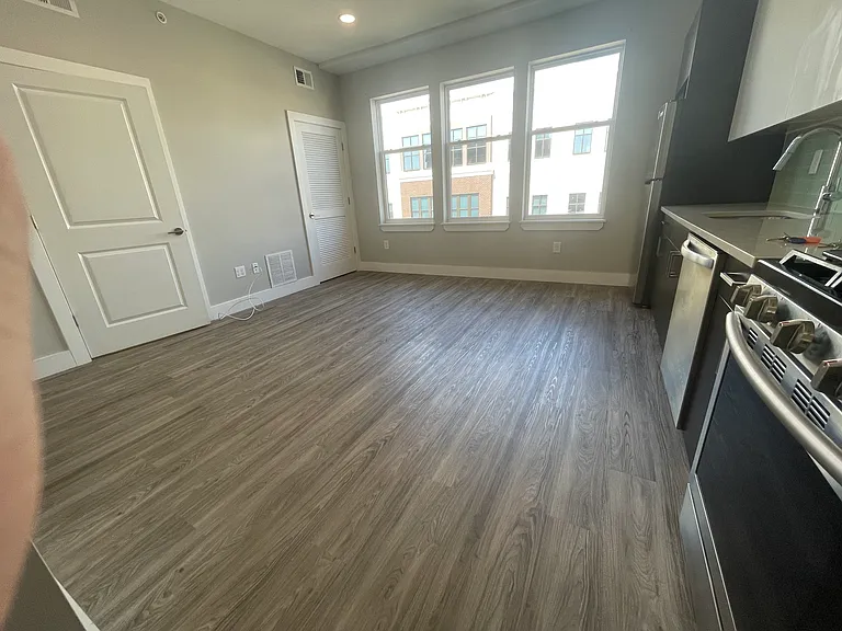516 Broadway #304 — Photo 5