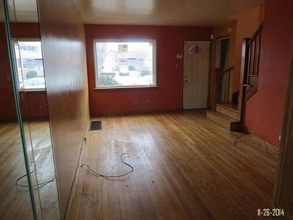 2nd image of 1125 E 82nd Pl