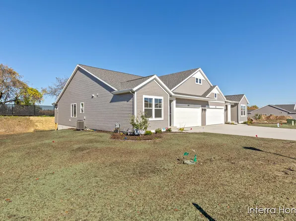 997 Scioto Dr NW #26, Comstock Park, MI 49321