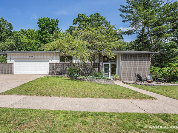 3708 Keeweenaw Dr NE, Grand Rapids, MI 49525