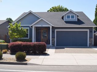 1972 Gilham Rd, Eugene, OR 97401